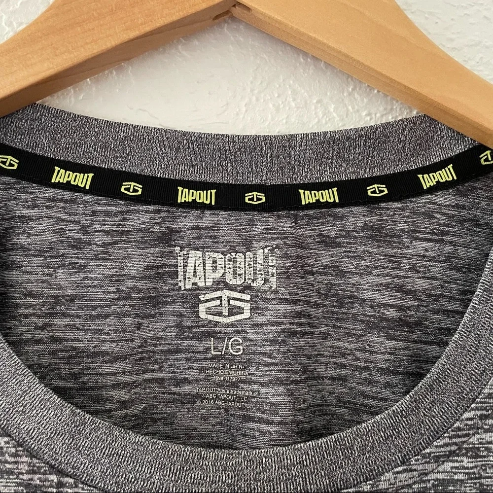 Tapout Size Large Men’s Graphic T Shirt Short Sleeve Charcoal Heather And Yellow